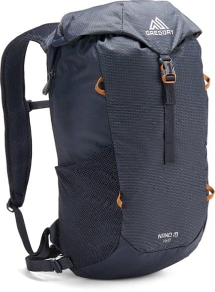 The Essential Day Hike Clothing and Gear List