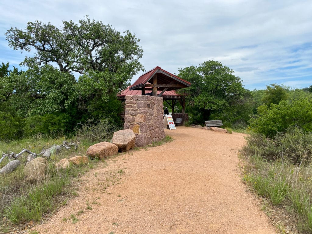 enchanted rock state park trail head